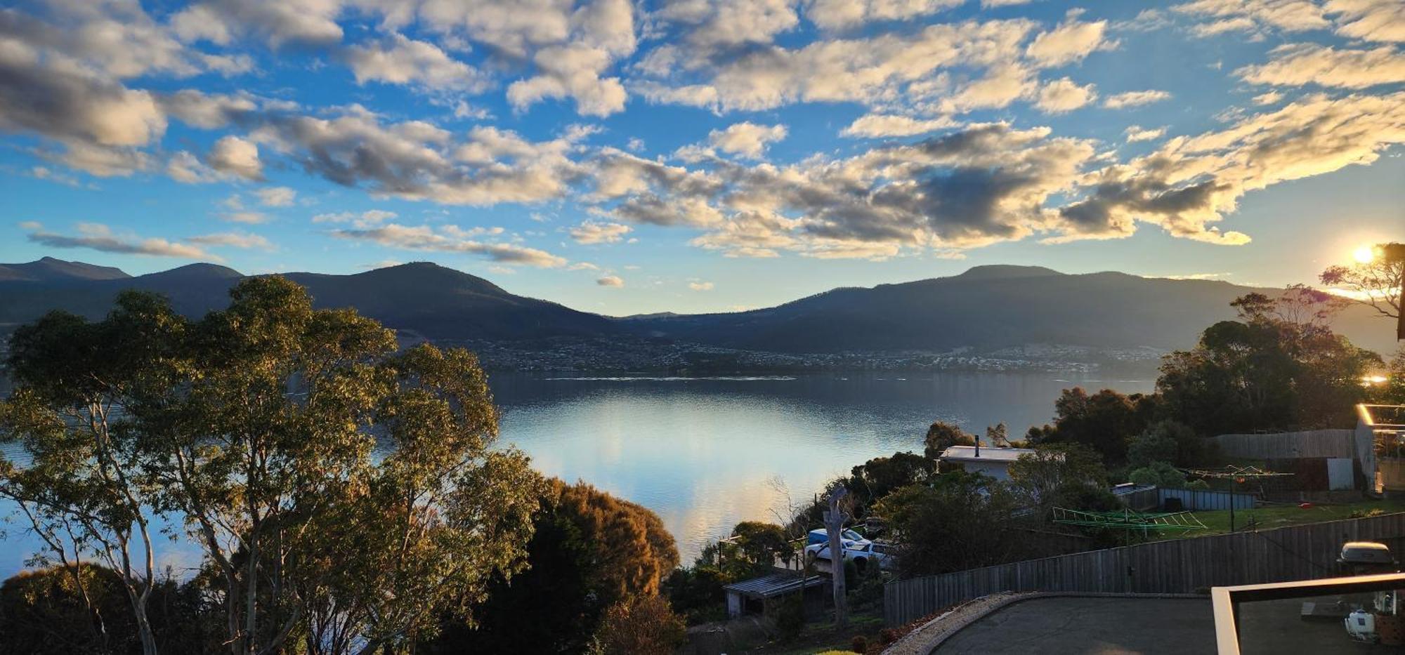 Waterfront Abode - 2 Bedrooms Hobart Exterior photo
